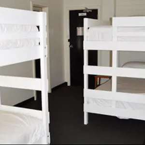 https://the-warradale-hotel.adelaidehotels-au.com