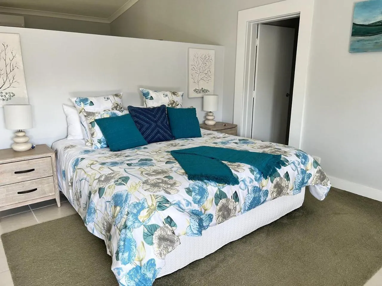The Country House At Hunchy Montville Bed & Breakfast