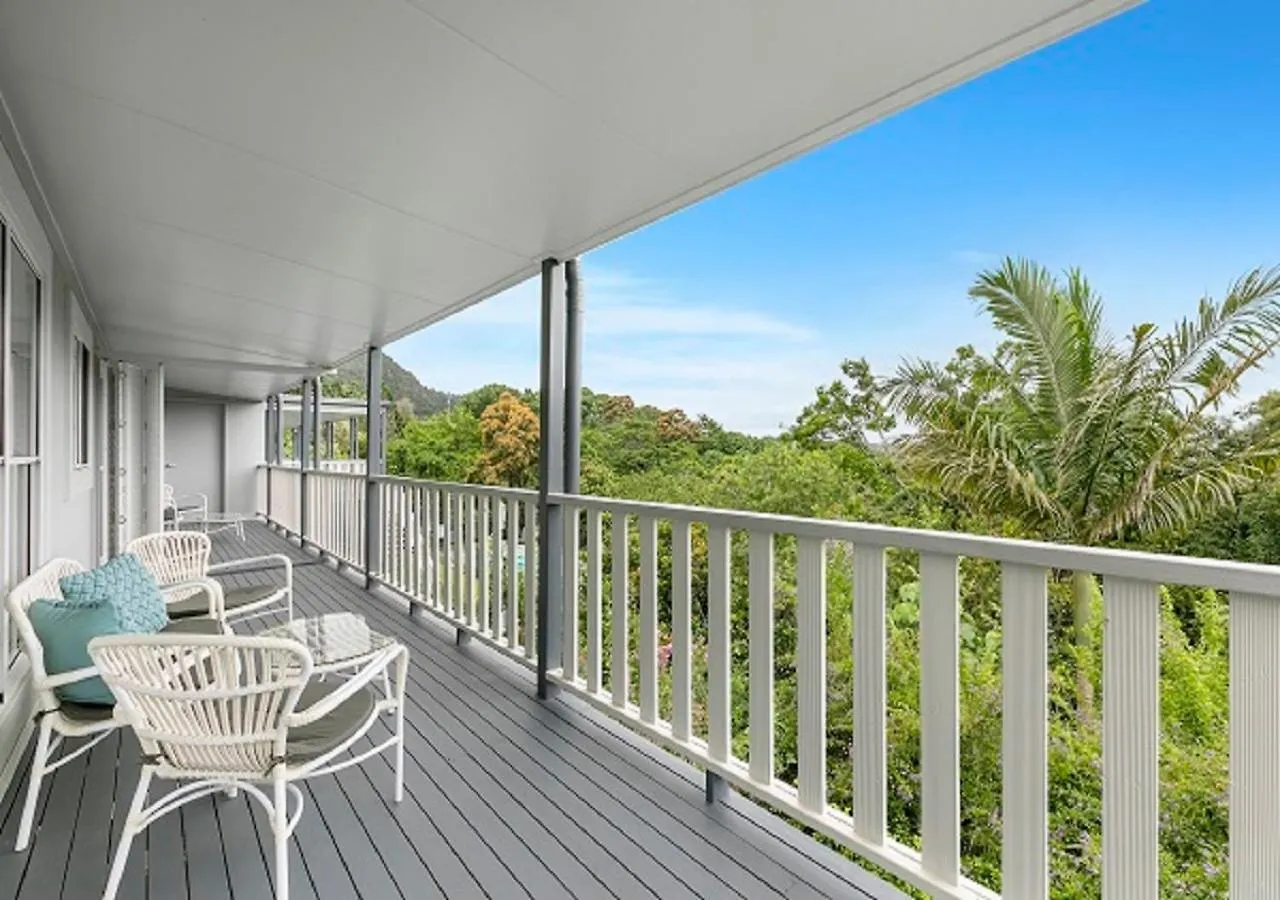 The Country House At Hunchy Montville 5*,