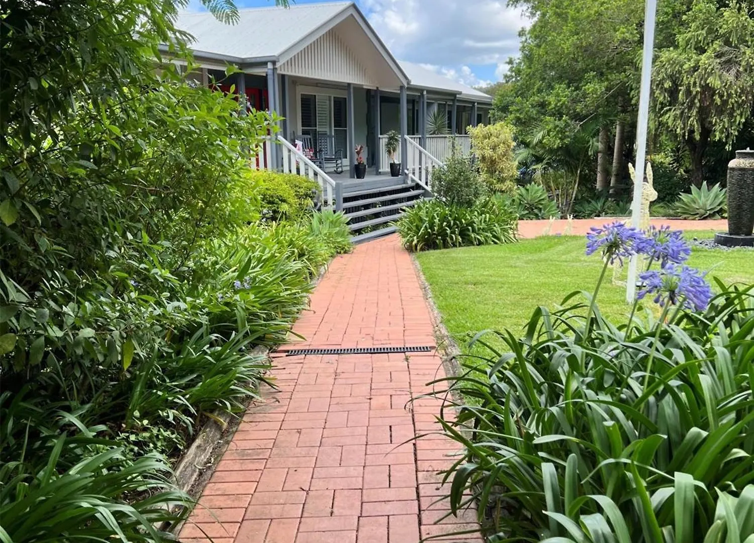 The Country House At Hunchy Montville 5*,